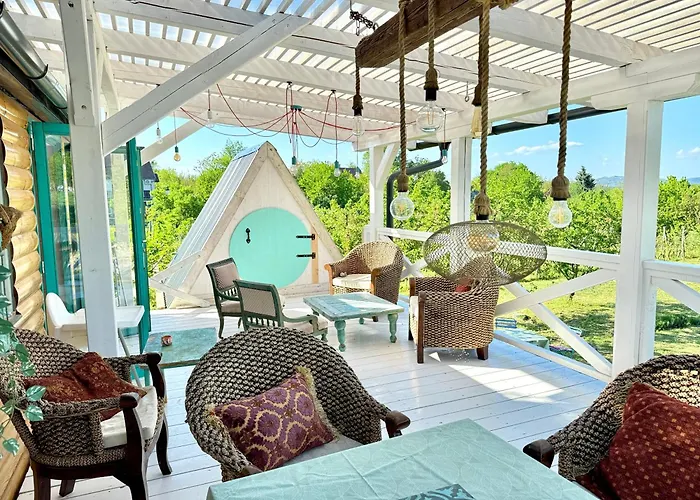 Tiny Bohemian At Balaton * Kisapati