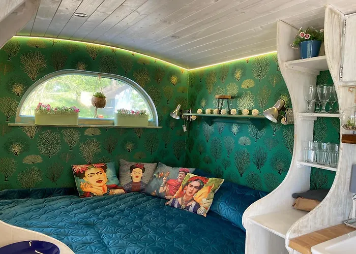 בית נופש Tiny Bohemian At Balaton